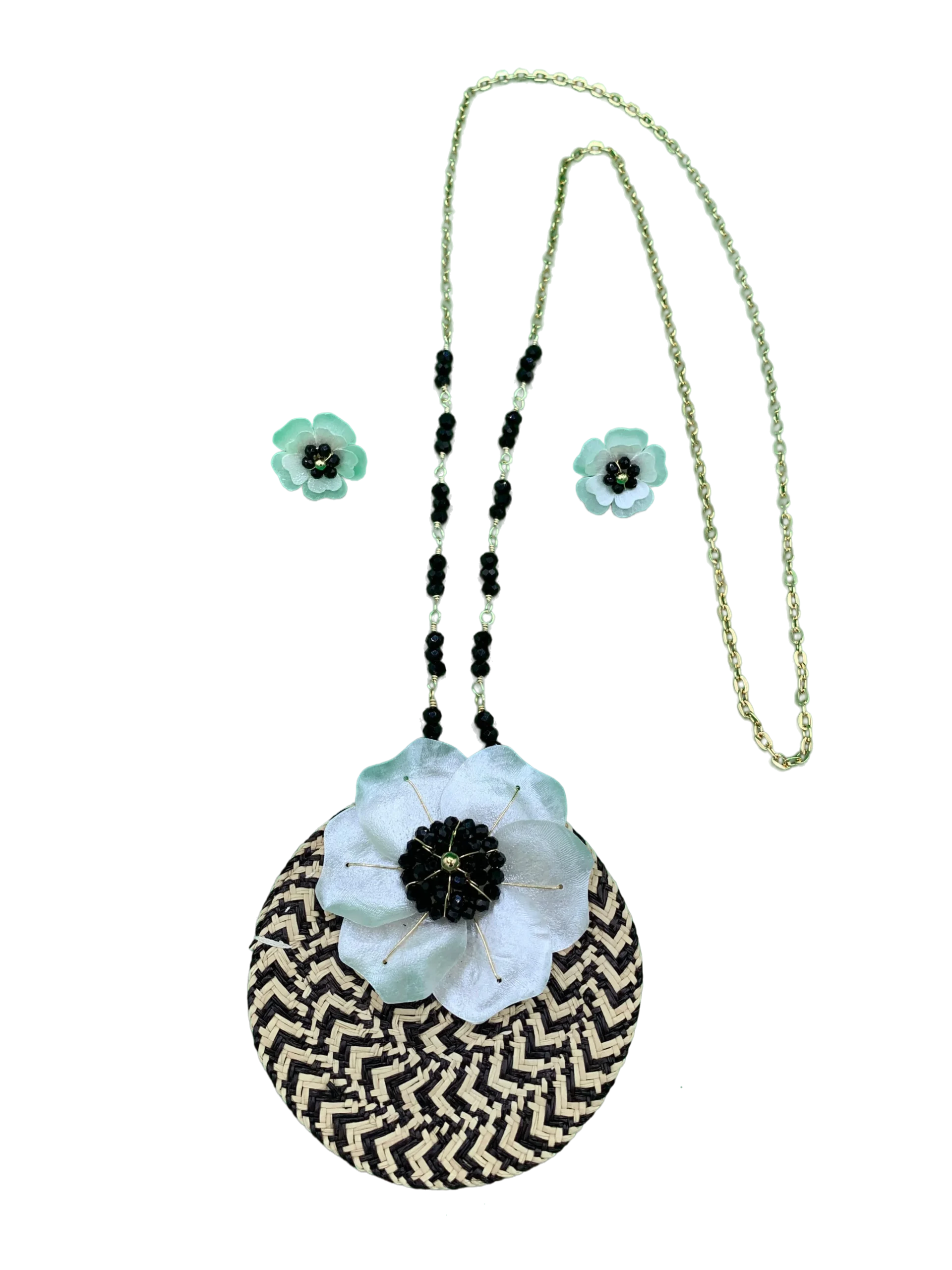 Juego de collar  y aretes